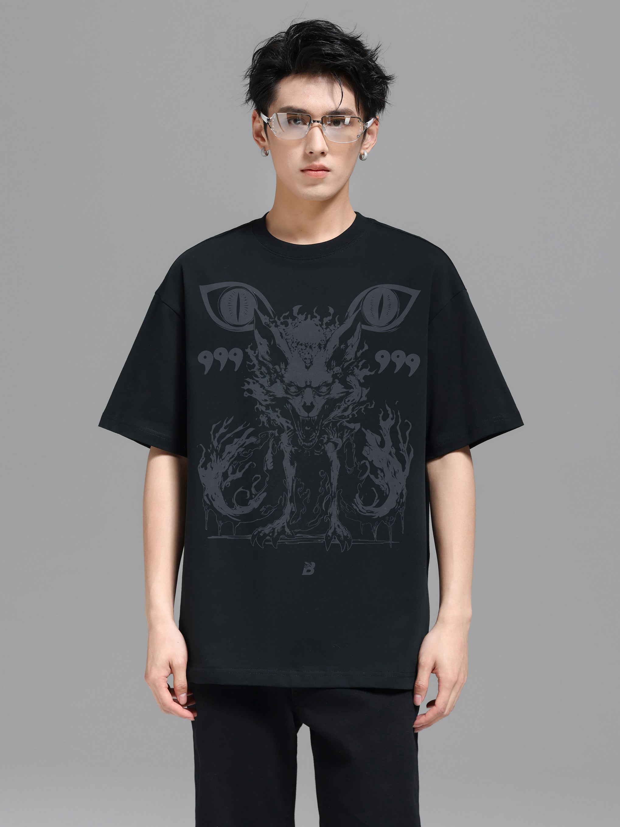 9 TAILED X FOX - Oversized Shirt